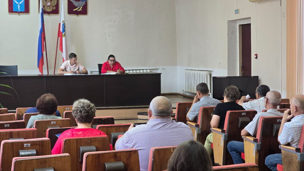 18 июня состоялось заседание штаба по подготовке к осенне-зимнему периоду эксплуатации систем теплоснабжения на 2025–2026 годы, в котором приняли участие представители ресурсоснабжающих организаций и социальной сферы Дергачёвского района..