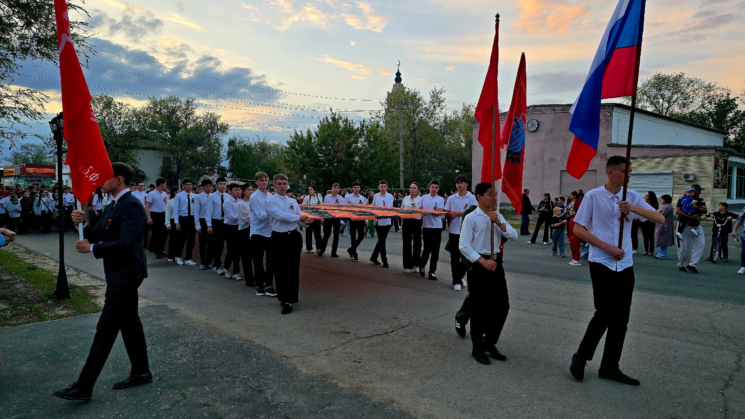 В преддверии Дня Победы в р.п. Дергачи прошла акция «Свеча памяти»..