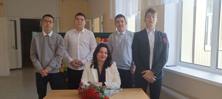 Дергачевский район в 2025 году представляет Бокова Ирина Владимировна, директор МОУ «СОШ п. Первомайский». Дергачевский район в 2025 году представляет Бокова Ирина Владимировна, директор МОУ «СОШ п. Первомайский».