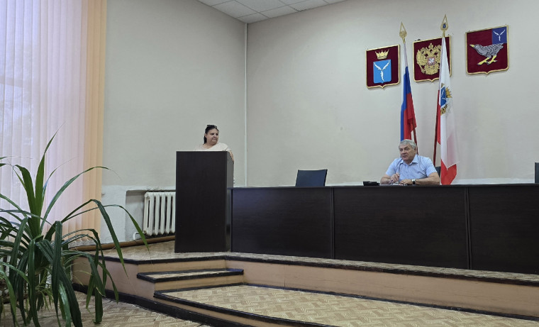 9 июня, состоялось постоянно действующее совещание с участием начальников отделов администрации, руководителей организаций и глав поселений Дергачевского района.. 9 июня, состоялось постоянно действующее совещание с участием начальников отделов администрации, руководителей организаций и глав поселений Дергачевского района..