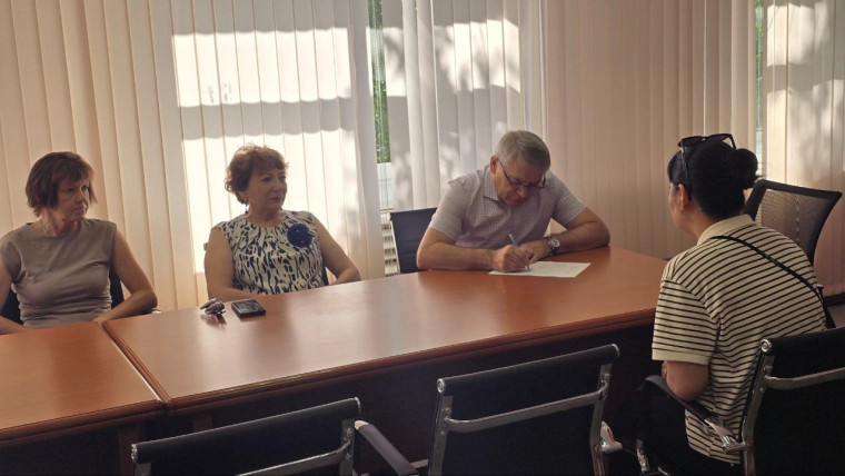 Глава района Сергей Мурзаков провел прием по личным вопросам членов семей мобилизованных и участников СВО. Глава района Сергей Мурзаков провел прием по личным вопросам членов семей мобилизованных и участников СВО.