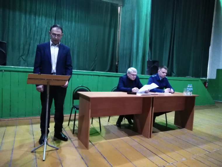 В пятницу, 14 марта, в сельском доме культуры с.Алтата состоялась встреча граждан с главой Дергачевского муниципального района Мурзаковым С.Н.. На мероприятии присутствовали. В пятницу, 14 марта, в сельском доме культуры с.Алтата состоялась встреча граждан с главой Дергачевского муниципального района Мурзаковым С.Н.. На мероприятии присутствовали.